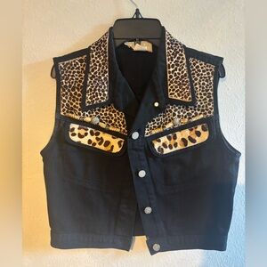 Black Vest with Leopard Print Accents 90’s Y2K
